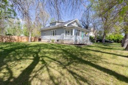8 N 2 Street WESTMagrath, AB T0K 1J0