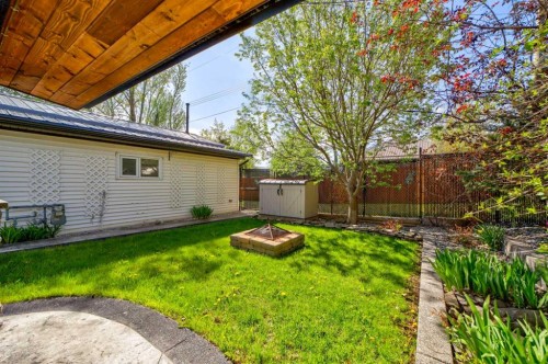 2401 210 Street, Bellevue, AB - Outdoor