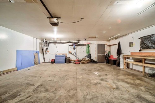 2401 210 Street, Bellevue, AB - Indoor Photo Showing Garage