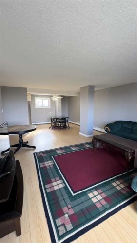 617-5 Berkeley Place West, Lethbridge, AB - Indoor