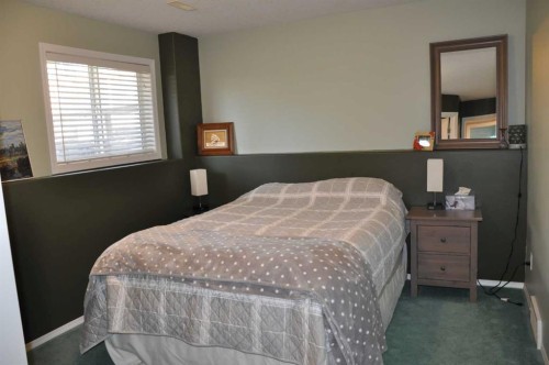 47 Riverbrook Close West, Lethbridge, AB - Indoor Photo Showing Bedroom