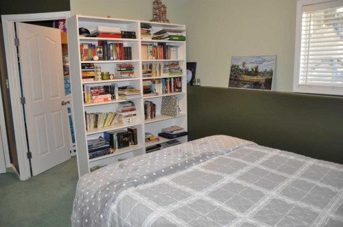 47 Riverbrook Close West, Lethbridge, AB - Indoor Photo Showing Bedroom