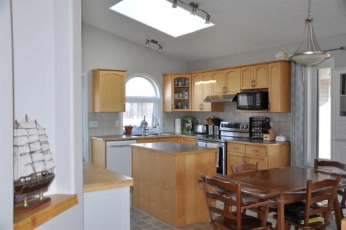 47 Riverbrook Close West, Lethbridge, AB - Indoor