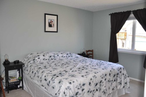 47 Riverbrook Close West, Lethbridge, AB - Indoor Photo Showing Bedroom