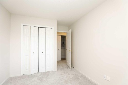112-620 Columbia Boulevard West, Lethbridge, AB - Indoor