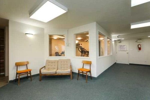 112-620 Columbia Boulevard West, Lethbridge, AB - Indoor