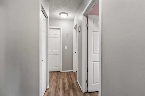 7-1739 St Edward Boulevard North, Lethbridge, AB - Indoor Photo Showing Other Room