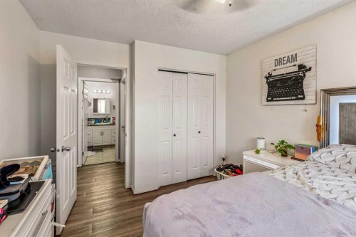 7-1739 St Edward Boulevard North, Lethbridge, AB - Indoor Photo Showing Bedroom