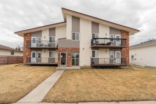 7-1739 St Edward Boulevard NORTH Lethbridge, AB T1H 1X2