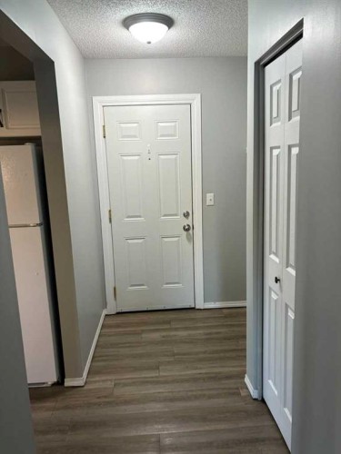 7-1739 St Edward Boulevard North, Lethbridge, AB - Indoor Photo Showing Other Room