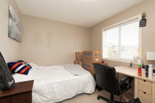 247 Blackwolf Way North, Lethbridge, AB - Indoor Photo Showing Bedroom
