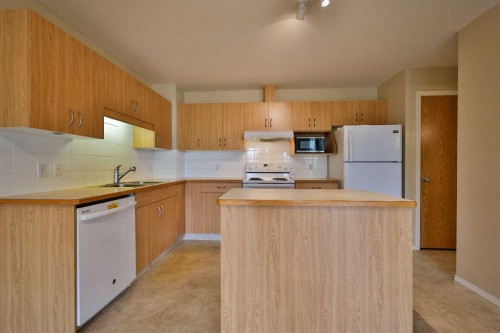 1-43 Highlands Place West, Lethbridge, AB 