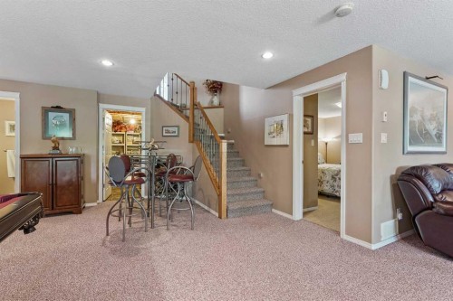 605 Sunridge Crescent West, Lethbridge, AB - Indoor Photo Showing Other Room
