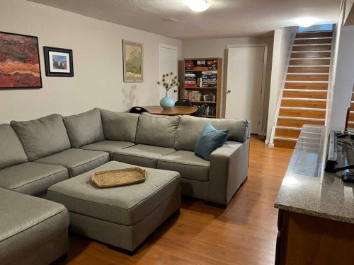 235S 50 West, Raymond, AB - Indoor Photo Showing Living Room