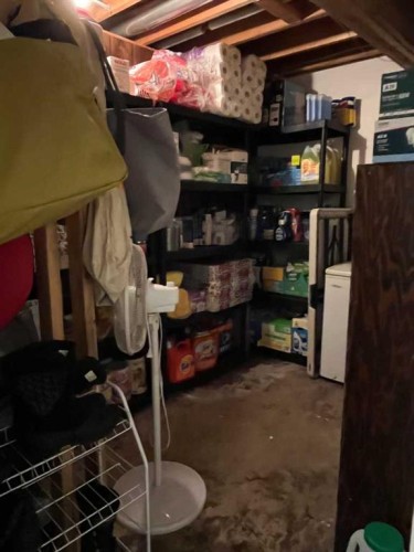 235S 50 West, Raymond, AB - Indoor Photo Showing Other Room