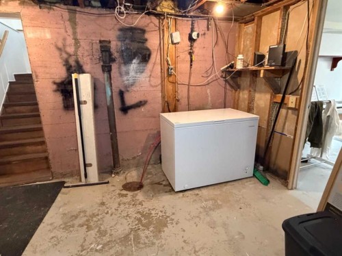 5025 41 Avenue, Taber, AB - Indoor Photo Showing Basement