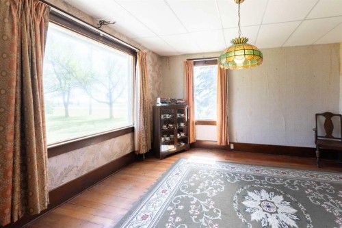 5 4 Street, Champion, AB - Indoor Photo Showing Other Room