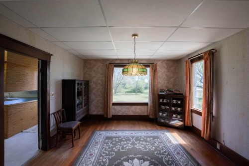 5 4 Street, Champion, AB - Indoor Photo Showing Other Room