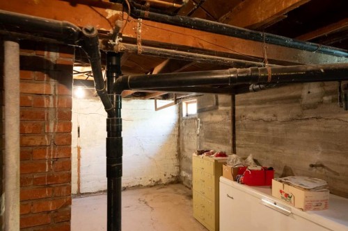 5 4 Street, Champion, AB - Indoor Photo Showing Basement