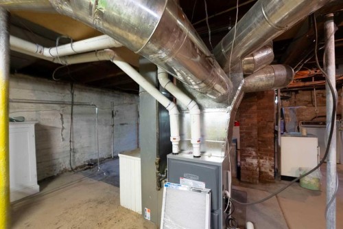 5 4 Street, Champion, AB - Indoor Photo Showing Basement