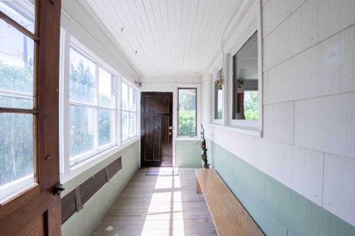 5 4 Street, Champion, AB - Indoor Photo Showing Other Room