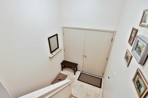 243 N 200 W, Raymond, AB - Indoor Photo Showing Other Room