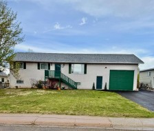 243 N 200 W Raymond, AB T0K 2S0
