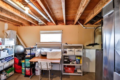 243 N 200 W, Raymond, AB - Indoor Photo Showing Basement