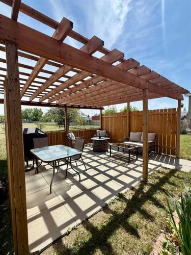243 N 200 W, Raymond, AB - Outdoor With Deck Patio Veranda