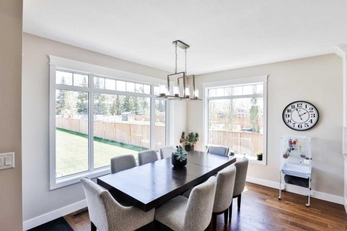 19 S 300 W, Raymond, AB - Indoor Photo Showing Dining Room