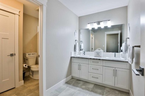19 S 300 W, Raymond, AB - Indoor Photo Showing Bathroom