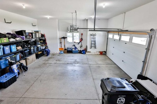 19 S 300 W, Raymond, AB - Indoor Photo Showing Garage