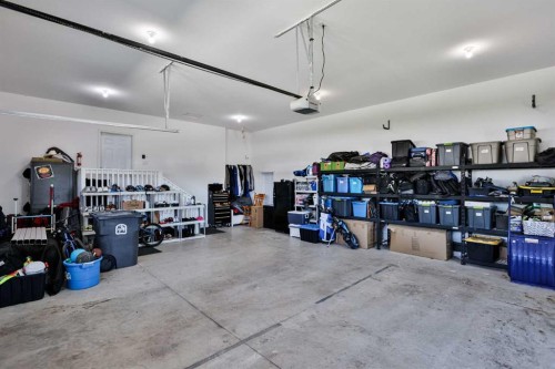 19 S 300 W, Raymond, AB - Indoor Photo Showing Garage