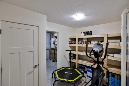 19 S 300 W, Raymond, AB - Indoor