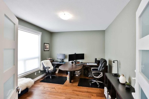 19 S 300 W, Raymond, AB - Indoor Photo Showing Office