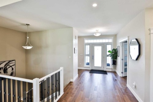 19 S 300 W, Raymond, AB - Indoor Photo Showing Other Room