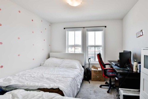 134 Greywolf Road North, Lethbridge, AB - Indoor Photo Showing Bedroom