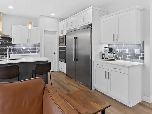 209 Southmore Place, Blairmore, AB - Indoor Photo Showing Kitchen With Upgraded Kitchen