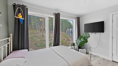 209 Southmore Place, Blairmore, AB - Indoor Photo Showing Bedroom