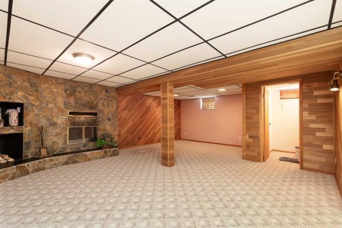 16 Simon Fraser Boulevard West, Lethbridge, AB 