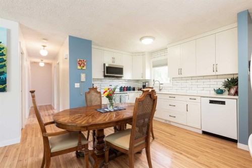16 Simon Fraser Boulevard West, Lethbridge, AB 