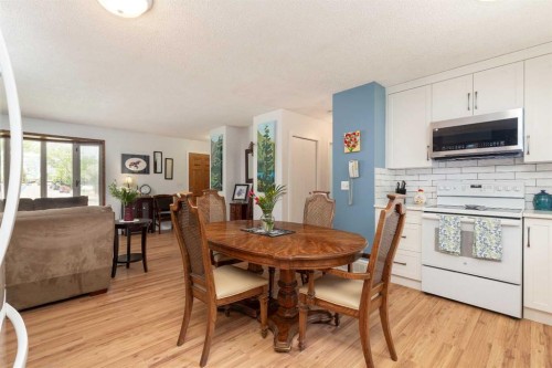 16 Simon Fraser Boulevard West, Lethbridge, AB 