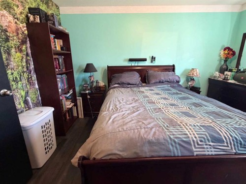 5214 45 Avenue, Taber, AB - Indoor Photo Showing Bedroom