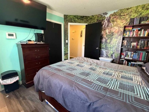 5214 45 Avenue, Taber, AB - Indoor Photo Showing Bedroom