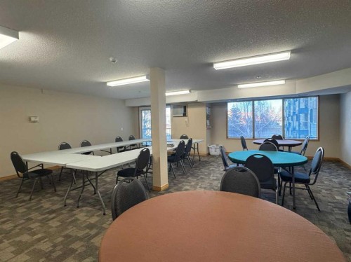 208-75 1 Avenue South, Lethbridge, AB - Indoor Photo Showing Dining Room