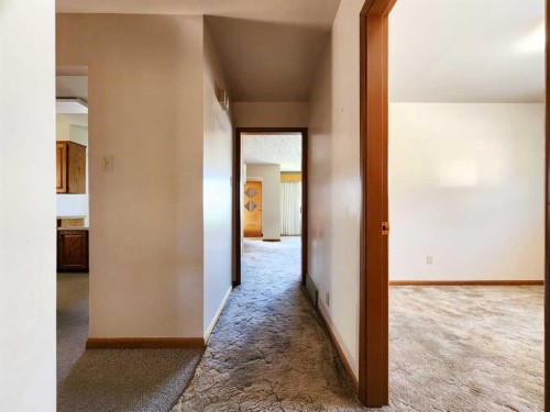 1405 13 Avenue North, Lethbridge, AB - Indoor Photo Showing Other Room