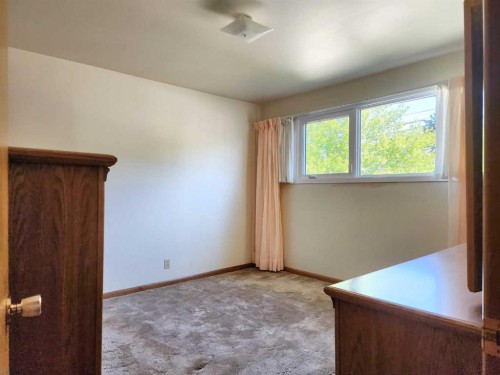 1405 13 Avenue North, Lethbridge, AB - Indoor Photo Showing Other Room