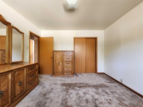 1405 13 Avenue North, Lethbridge, AB - Indoor