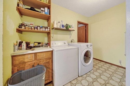 12145 21Ave, Blairmore, AB - Indoor Photo Showing Laundry Room