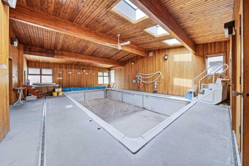 12145 21Ave, Blairmore, AB - Indoor